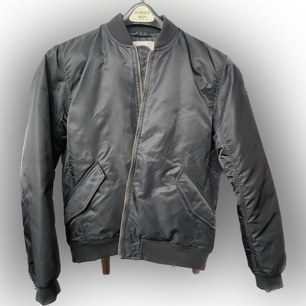 Everlane black bomber jacket in like new condition. Worn only a few times.